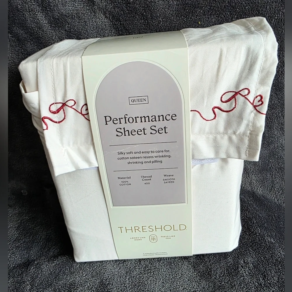 Threshold Queen 400 Thread Count Performance Sheet Set Ivory w Love Detailed Hem